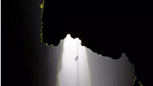 waitomo-cave-abseil2