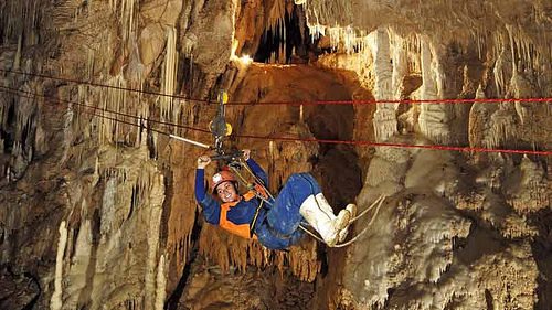 waitomo-cave-abseil4