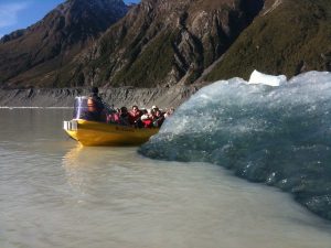 Glacier Explorer tour on Tasman Glacier Lake